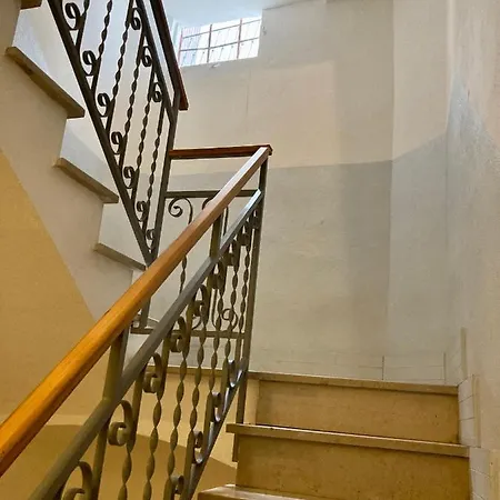 La Pomposa Del Teatro בית הארחה 3*