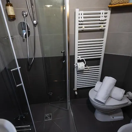 招待所 La Pomposa Del Teatro 3*