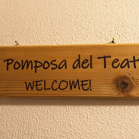 Pensión La Pomposa Del Teatro Módena