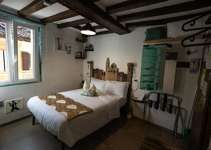 بيت ضيافة La Pomposa Del Teatro مودينا