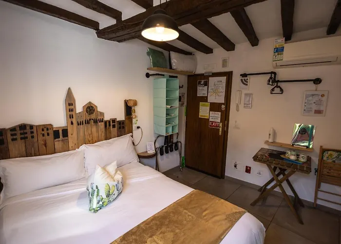 Πανσιόν La Pomposa Del Teatro 3*