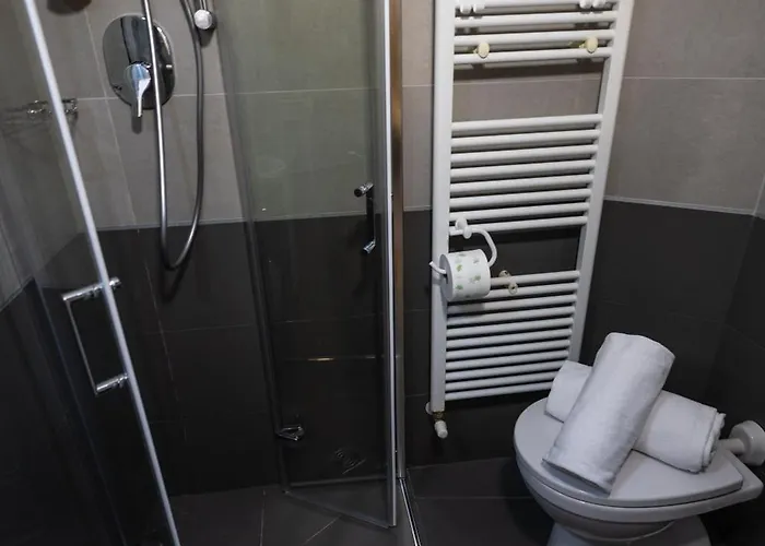 Πανσιόν La Pomposa Del Teatro 3*